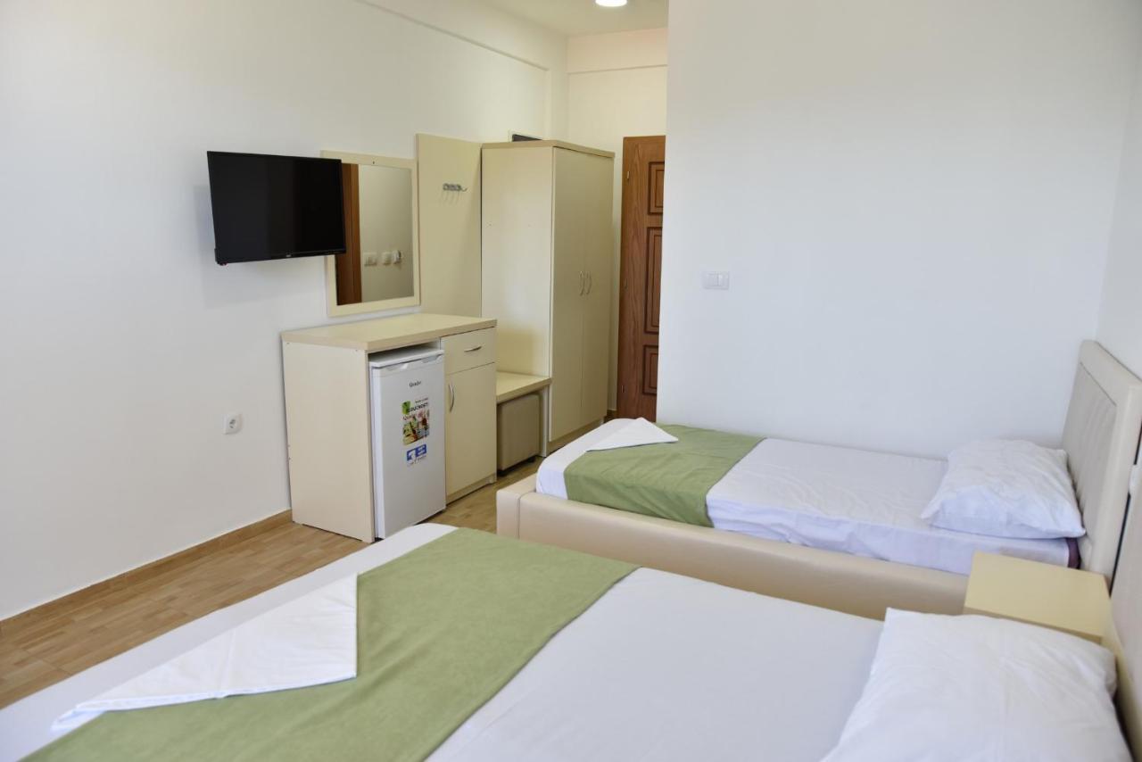 Apartments Fati & Flori Улцинь Екстер'єр фото