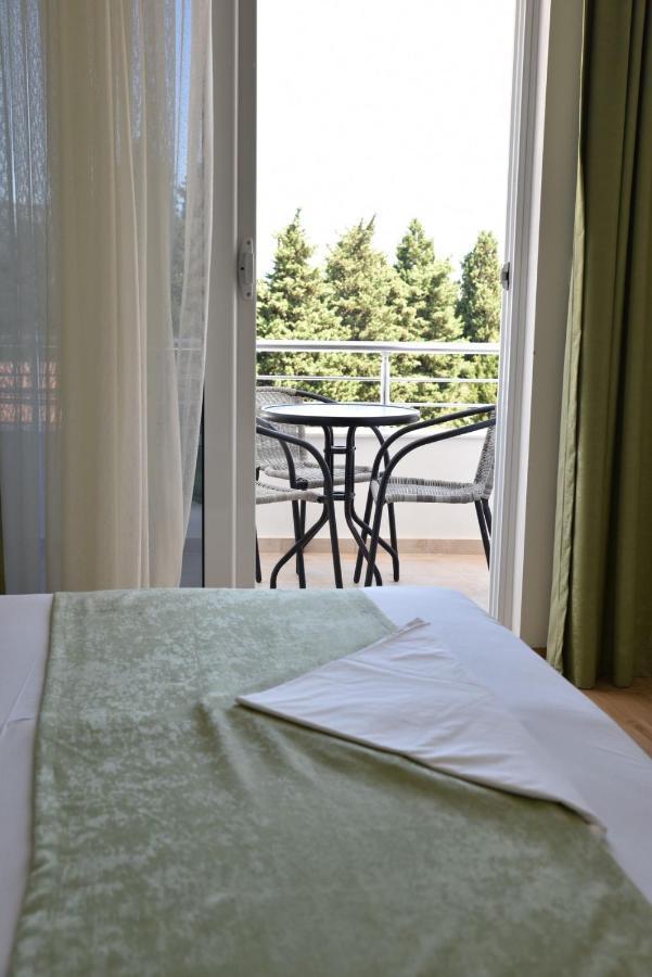 Apartments Fati & Flori Улцинь Екстер'єр фото