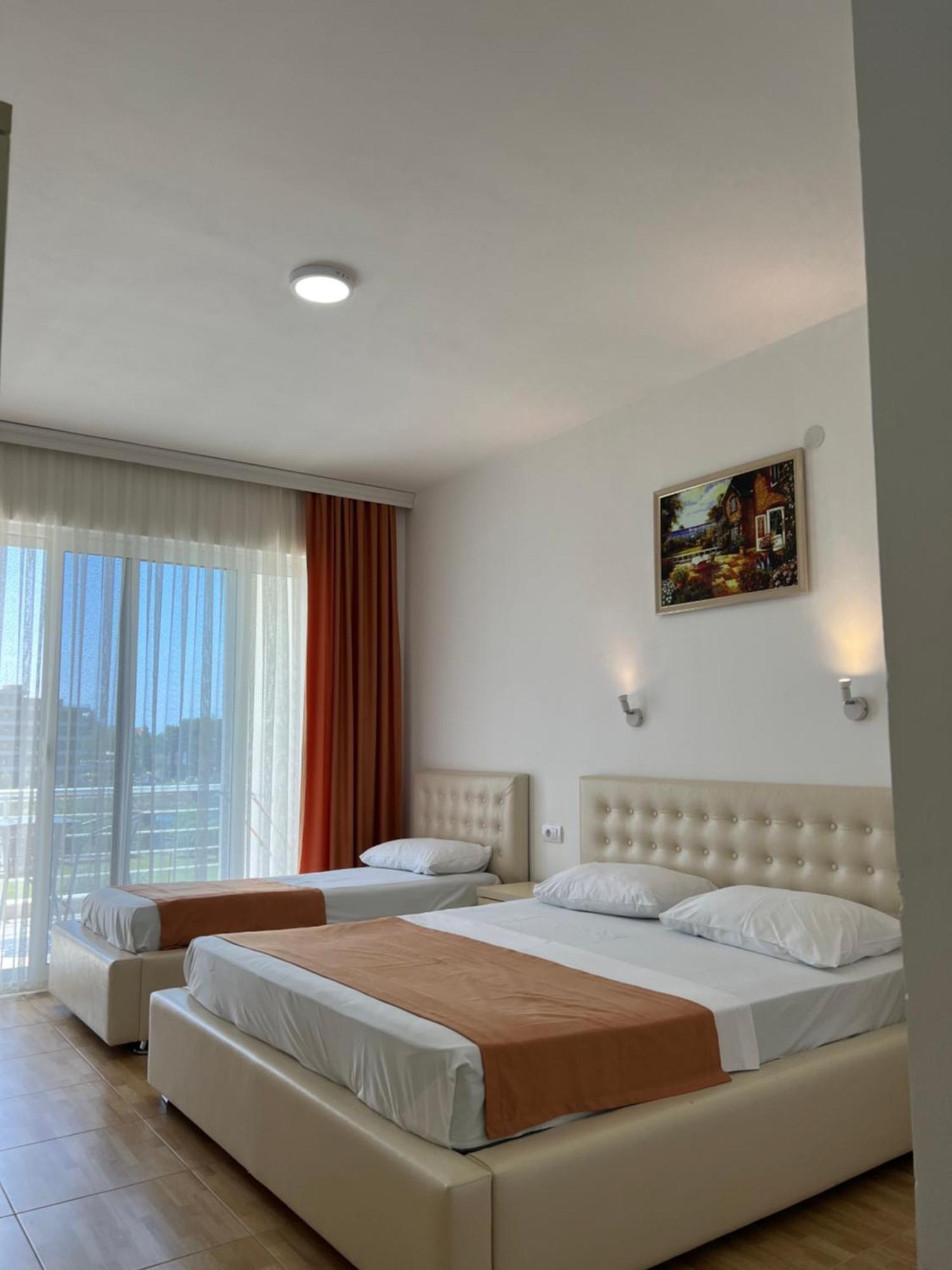 Apartments Fati & Flori Улцинь Екстер'єр фото