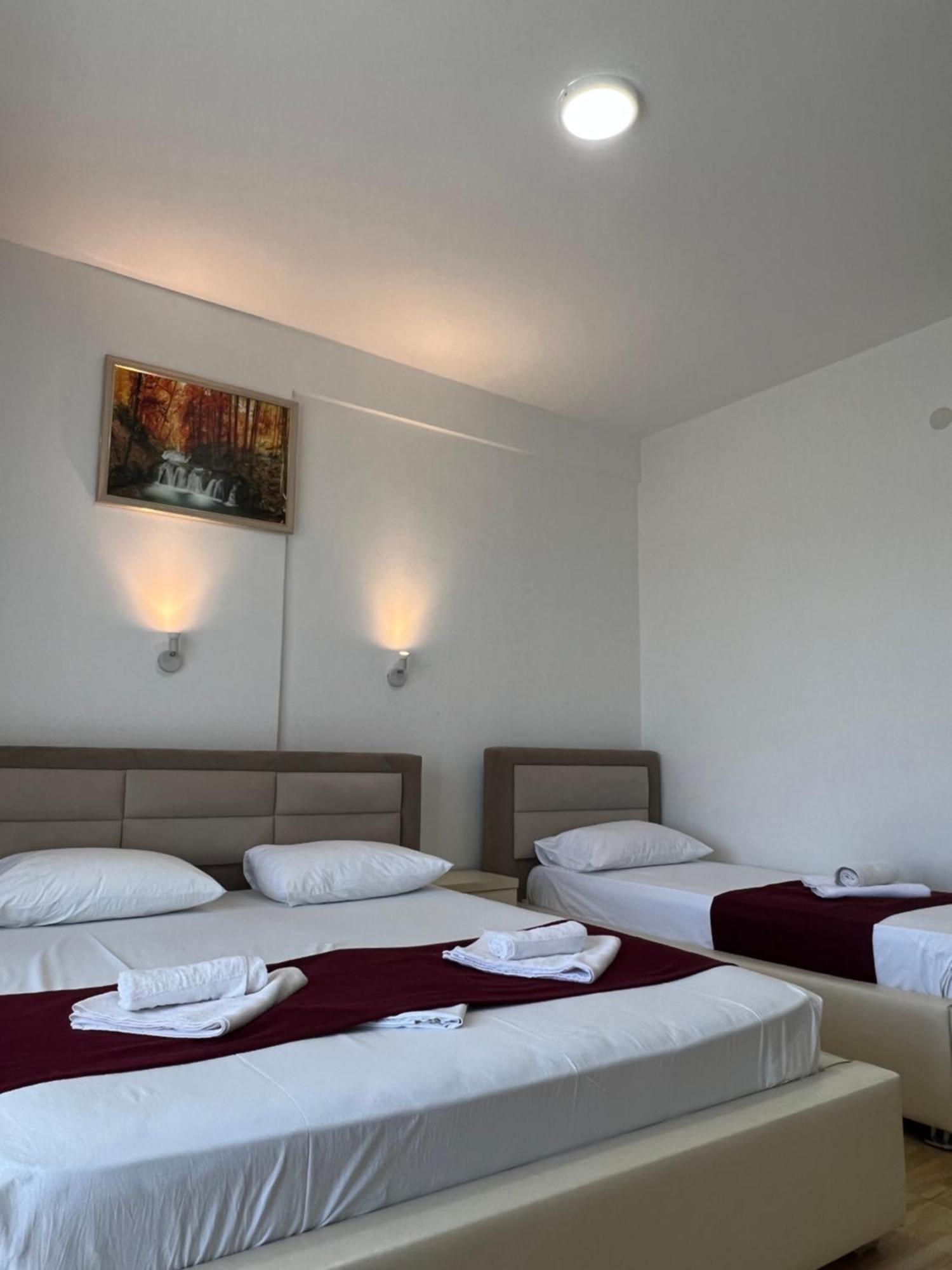 Apartments Fati & Flori Улцинь Екстер'єр фото