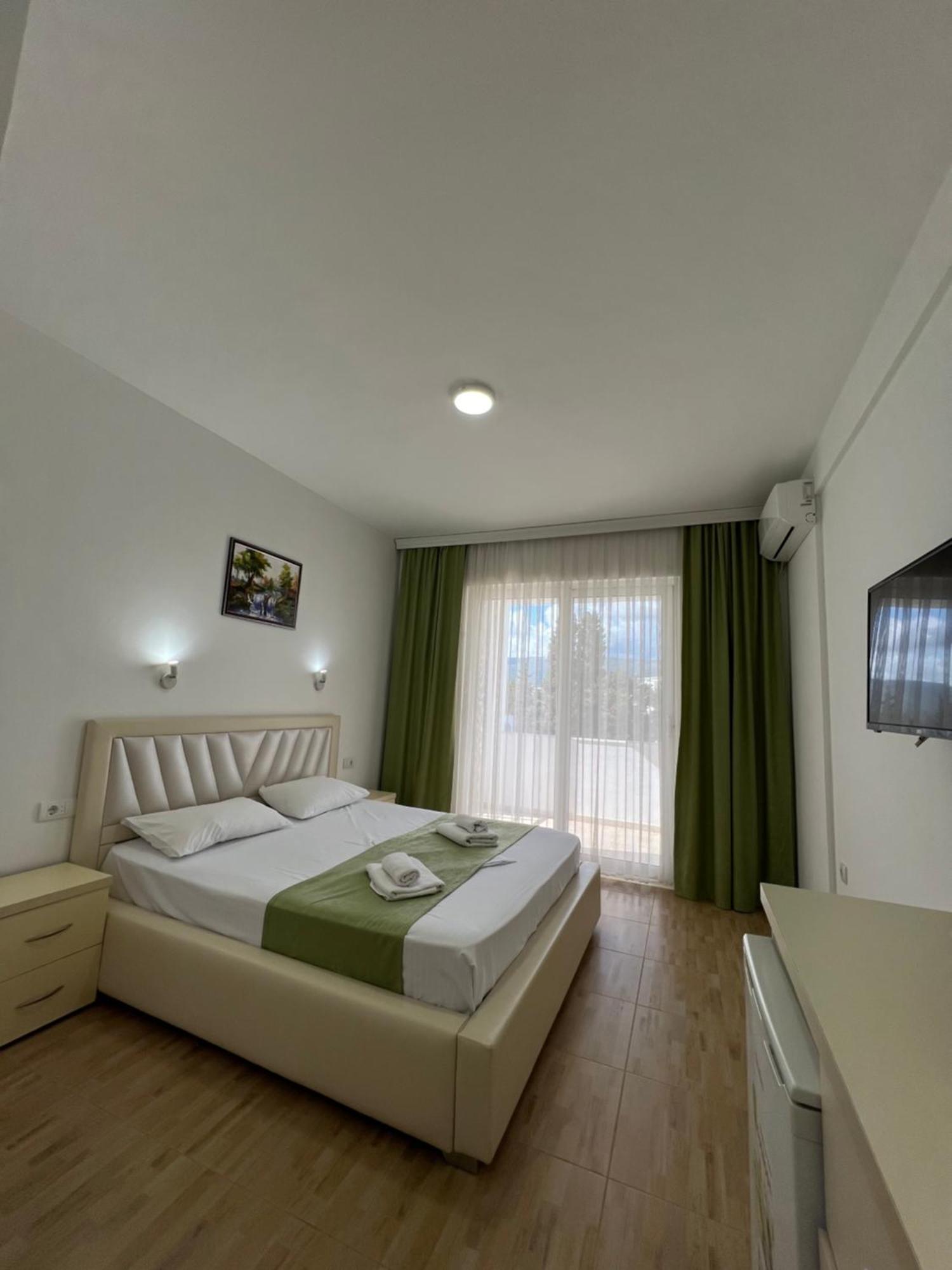 Apartments Fati & Flori Улцинь Екстер'єр фото
