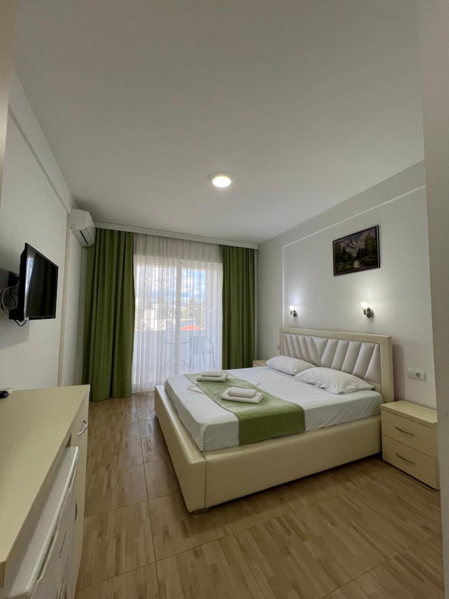 Apartments Fati & Flori Улцинь Екстер'єр фото