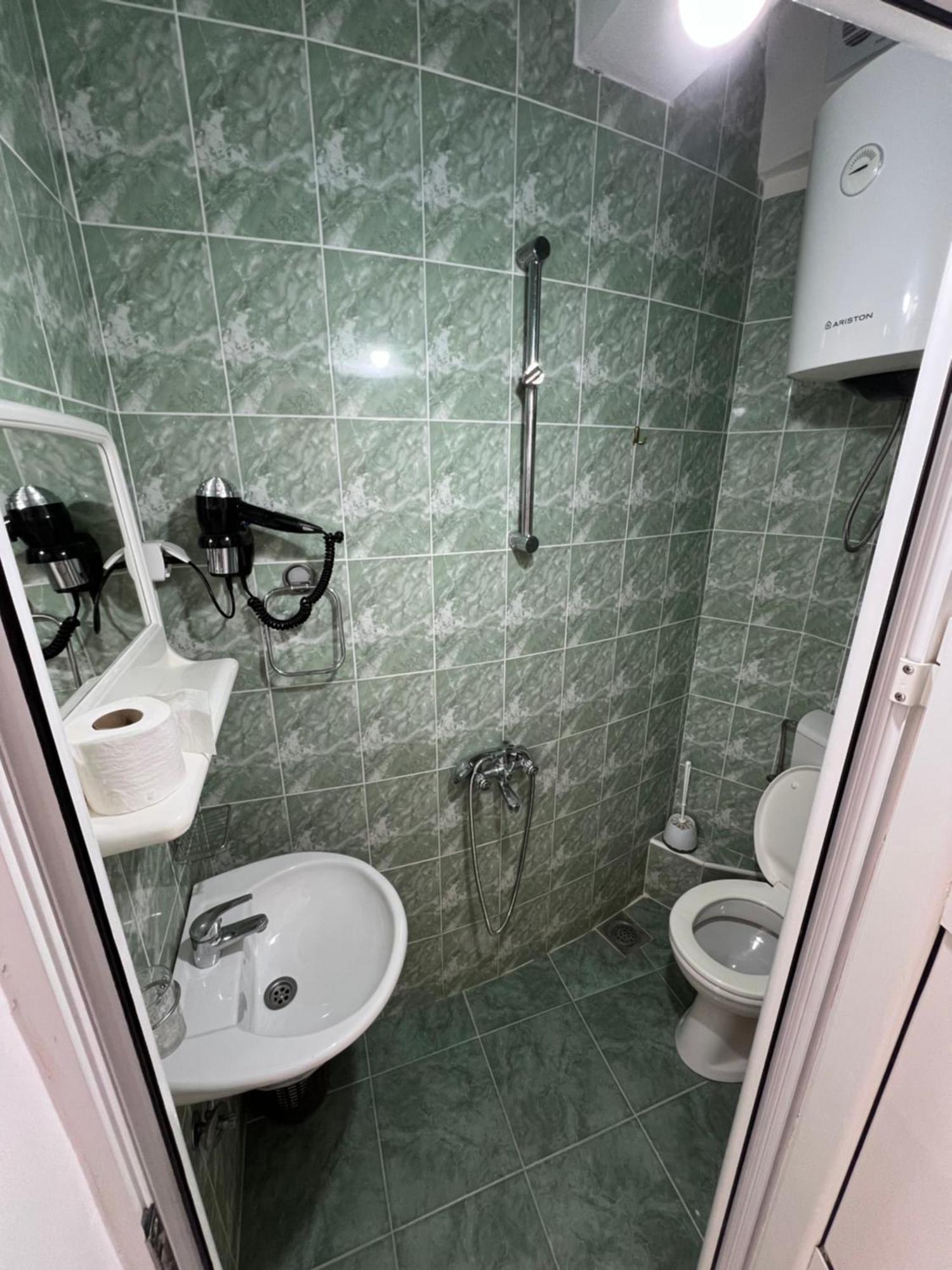Apartments Fati & Flori Улцинь Екстер'єр фото