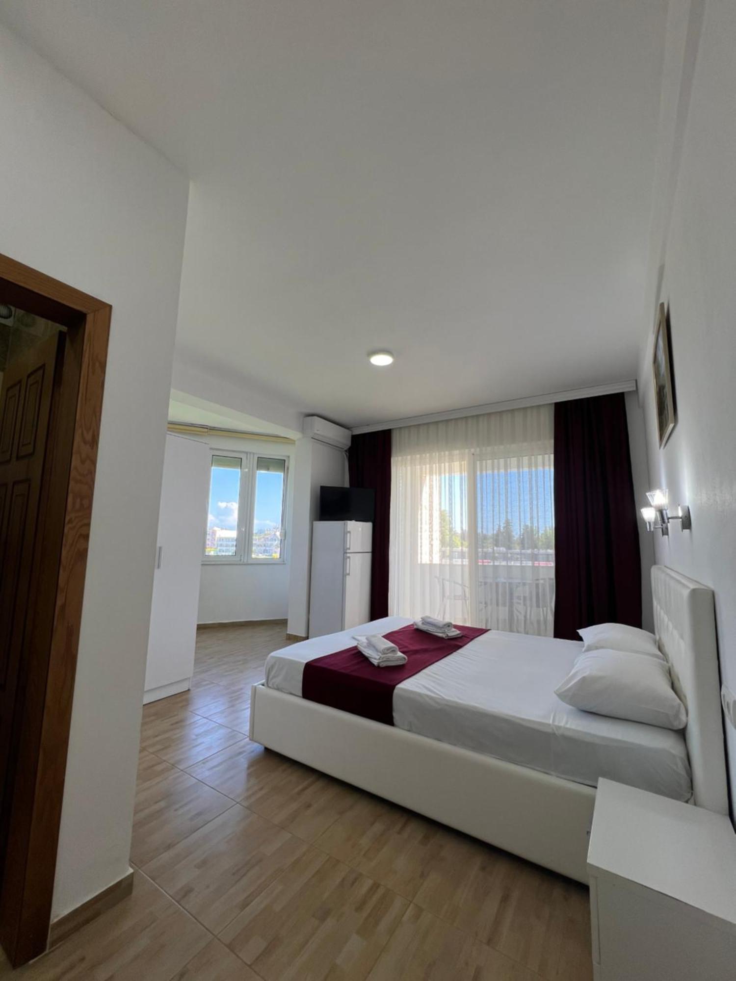 Apartments Fati & Flori Улцинь Екстер'єр фото