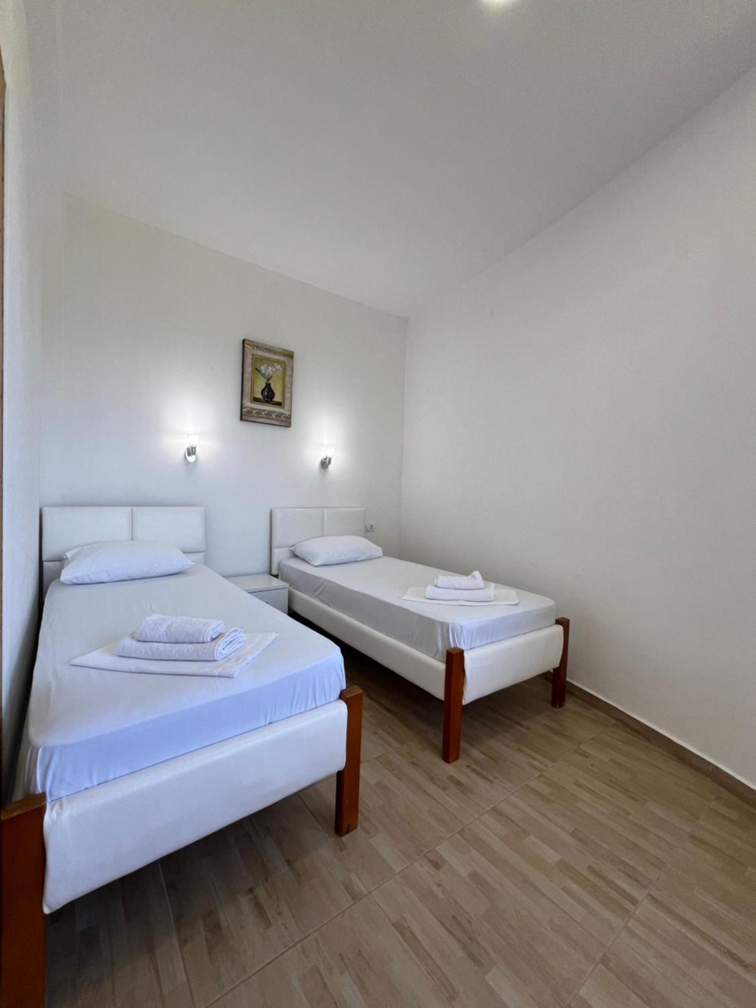 Apartments Fati & Flori Улцинь Екстер'єр фото