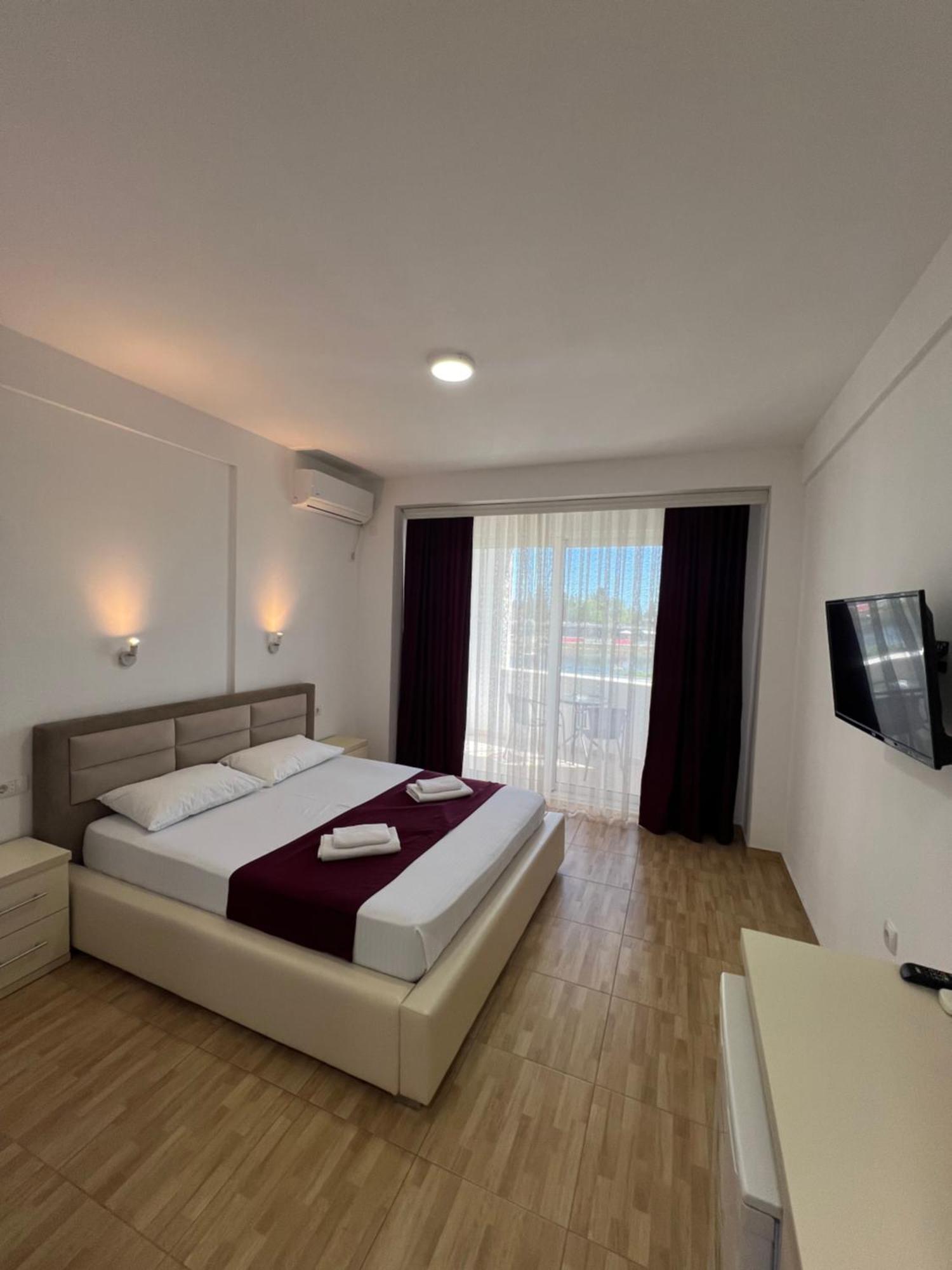Apartments Fati & Flori Улцинь Екстер'єр фото