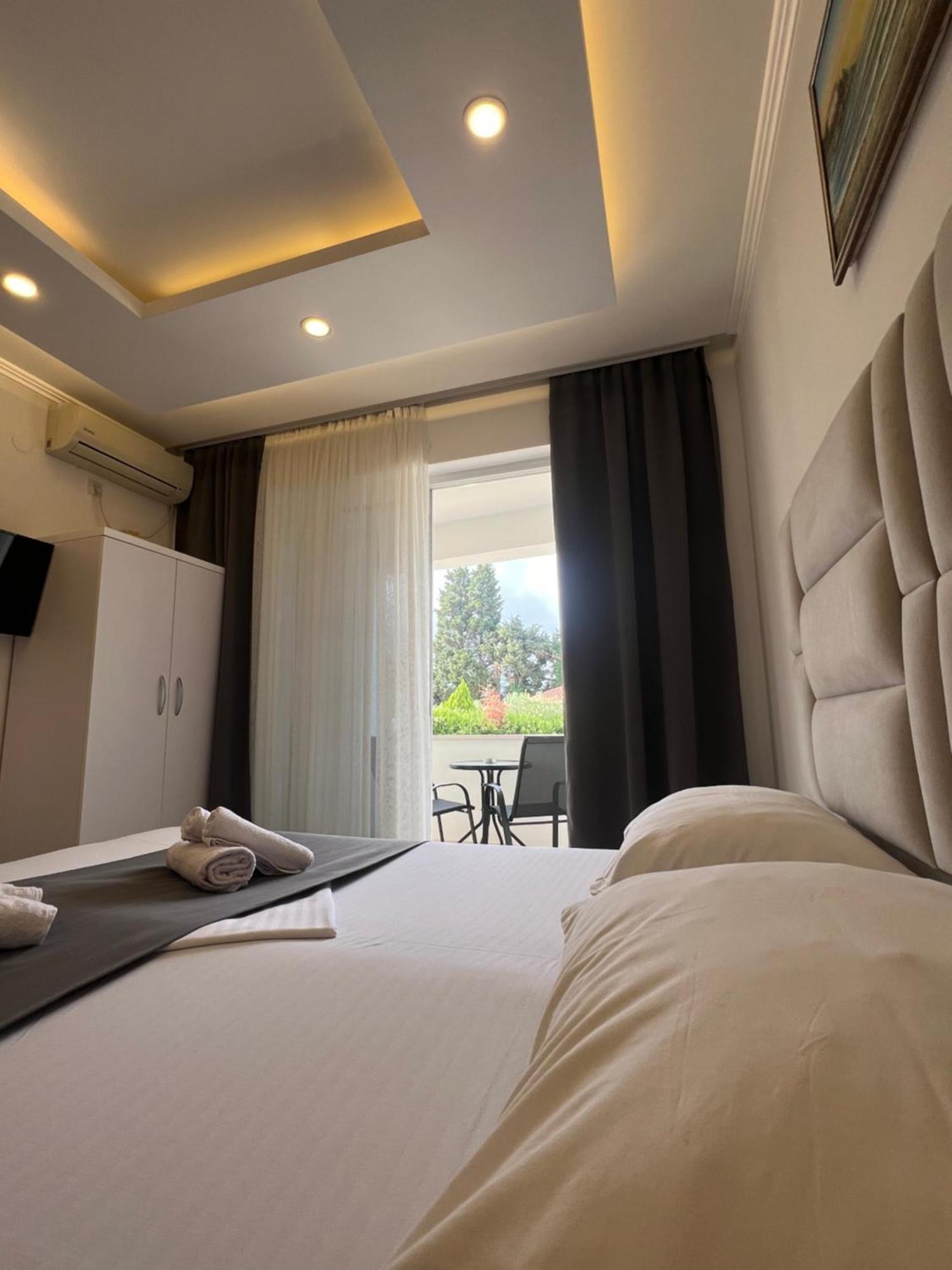 Apartments Fati & Flori Улцинь Екстер'єр фото