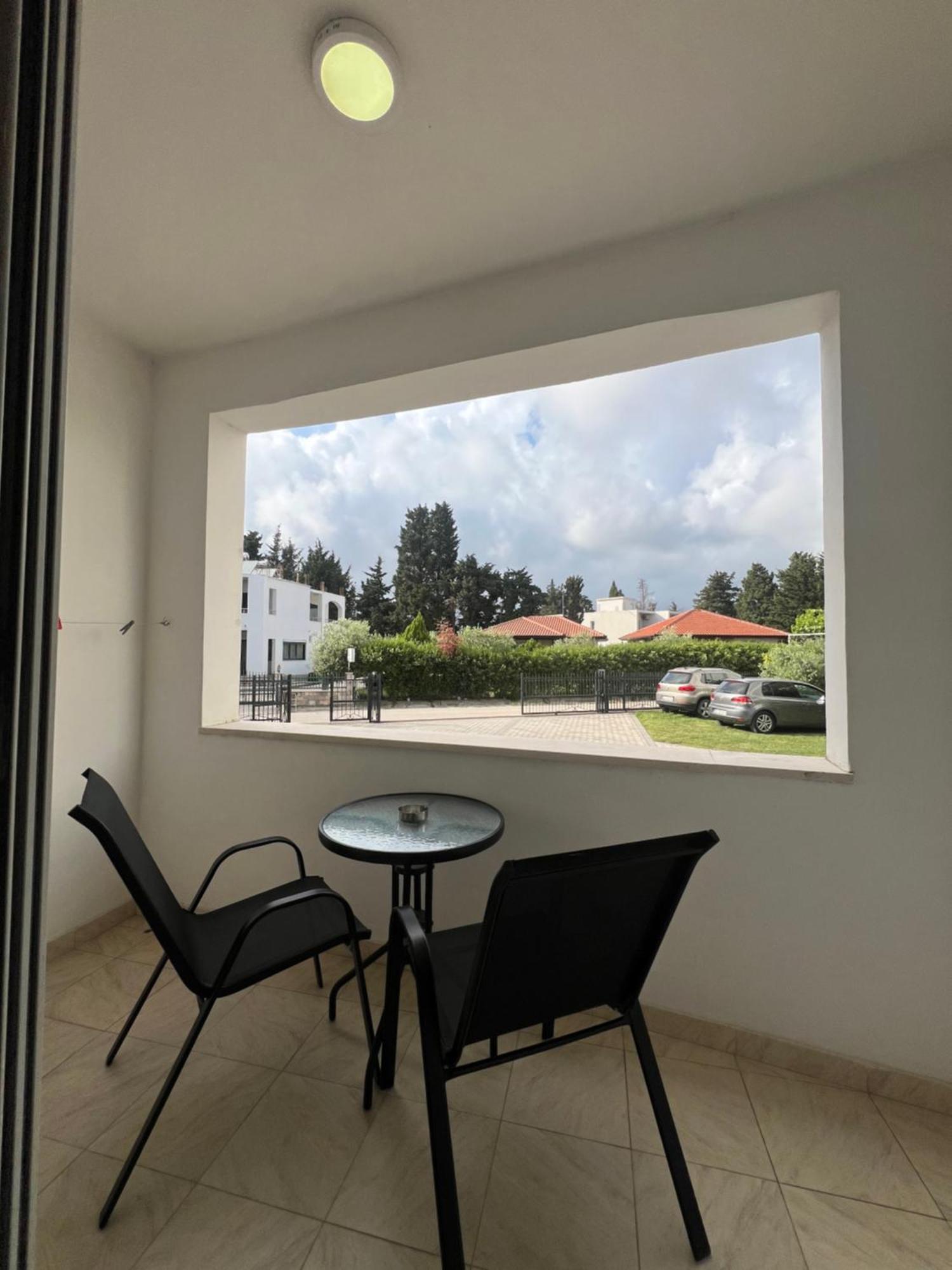 Apartments Fati & Flori Улцинь Екстер'єр фото